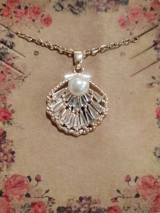 18K Gold Plated Titanium Steel Copper Seashell Necklace